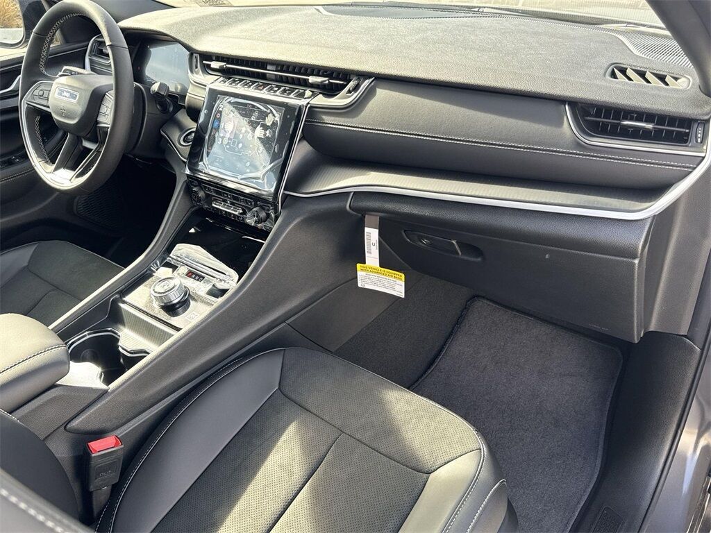 2025 Jeep Grand Cherokee Altitude Quincy MA