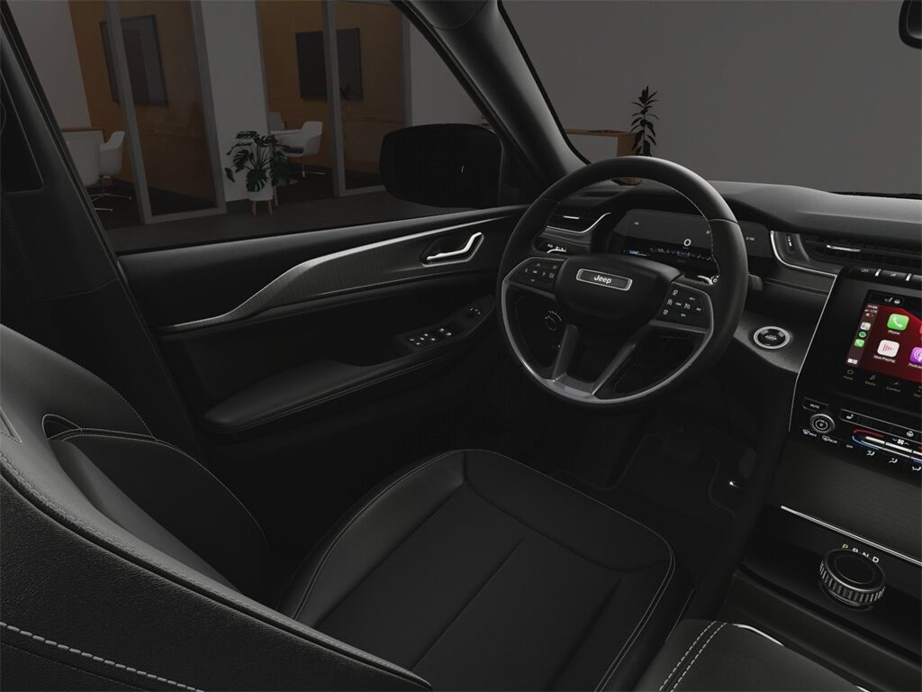2025 Jeep Grand Cherokee Altitude X Kenosha WI