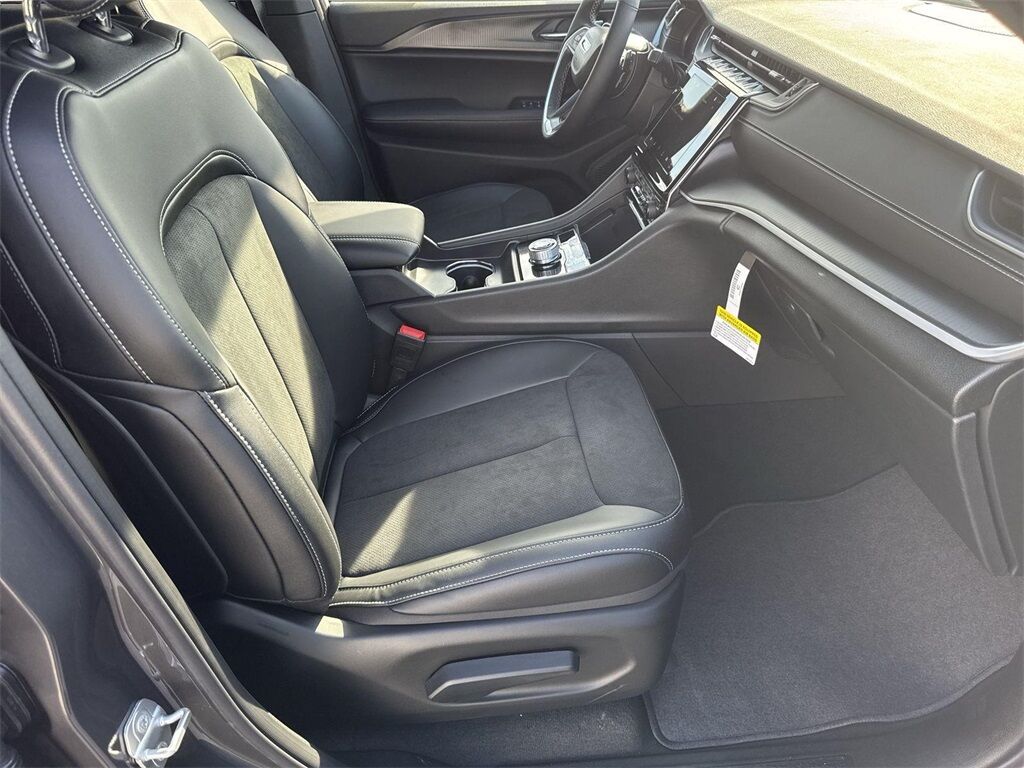 2025 Jeep Grand Cherokee Altitude X Quincy MA