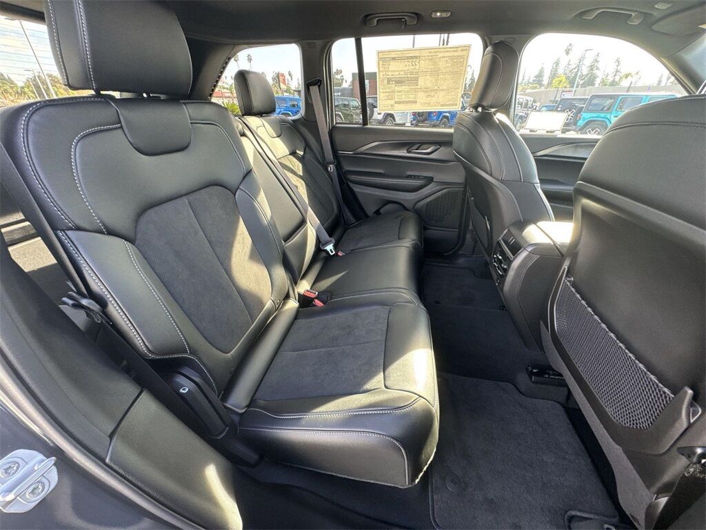 2025 Jeep Grand Cherokee Altitude X Quincy MA