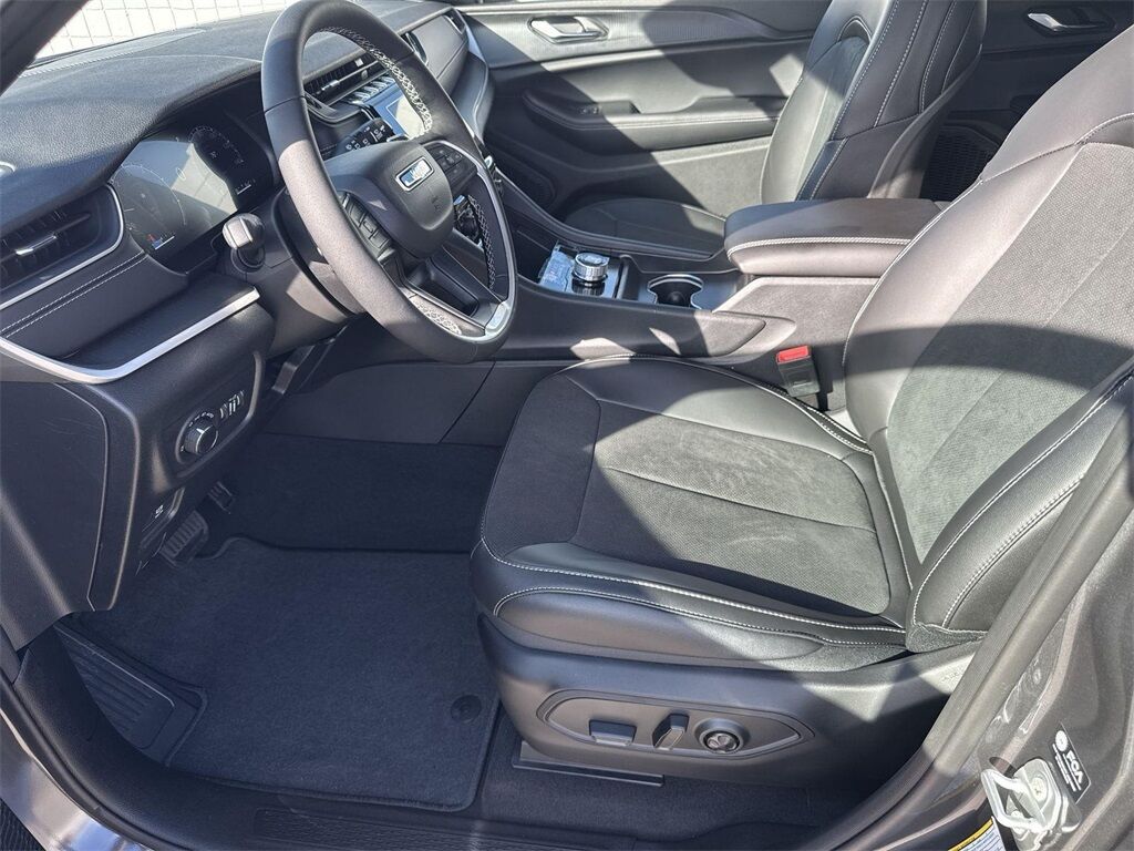 2025 Jeep Grand Cherokee Altitude X Quincy MA