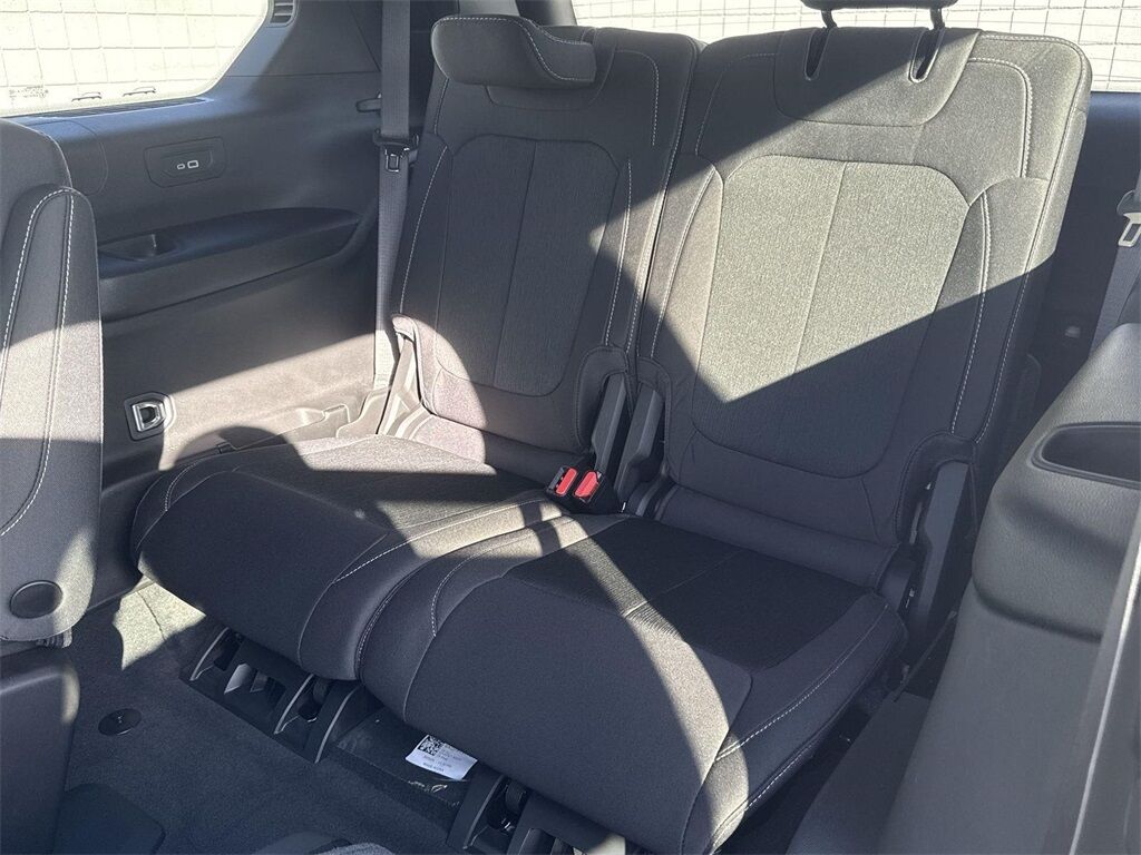 2025 Jeep Grand Cherokee L Laredo Quincy MA