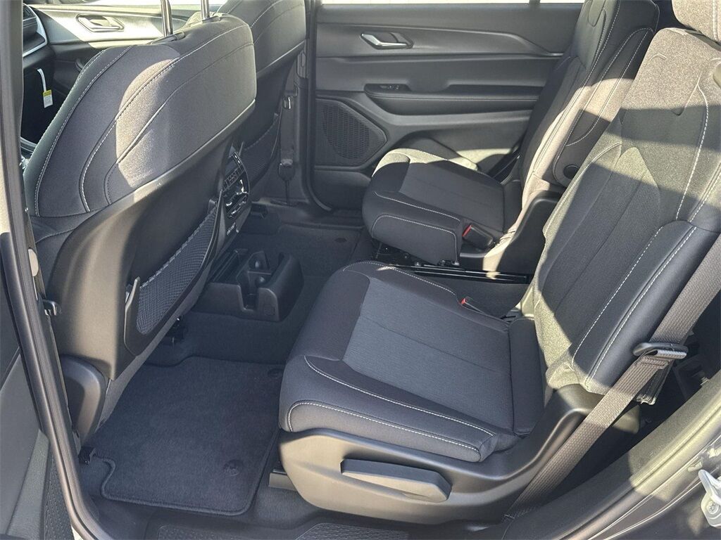 2025 Jeep Grand Cherokee L Laredo Quincy MA