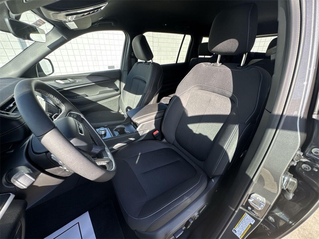 2025 Jeep Grand Cherokee L Laredo Quincy MA