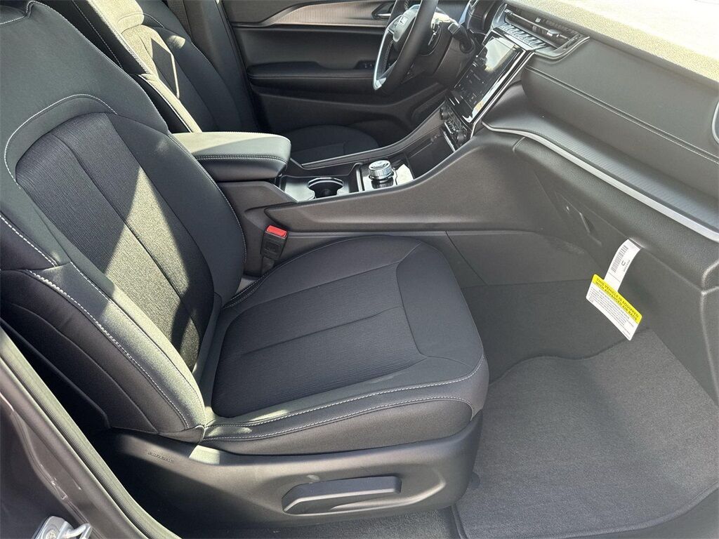 2025 Jeep Grand Cherokee L Laredo Quincy MA