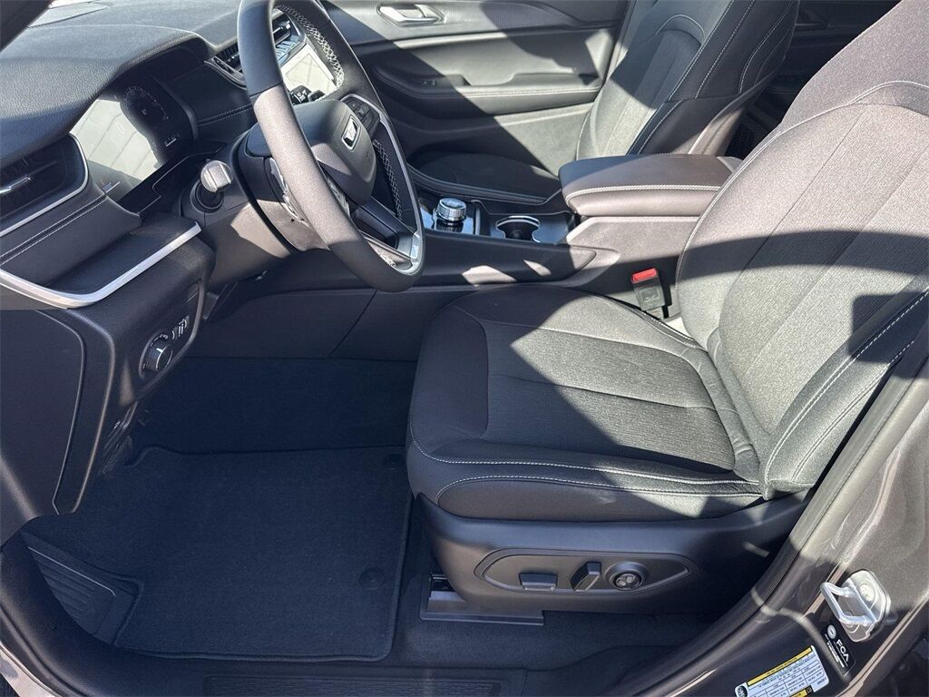 2025 Jeep Grand Cherokee L Laredo Quincy MA