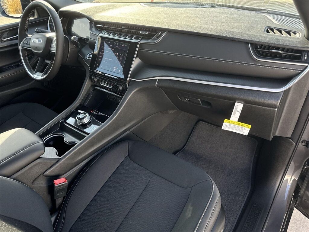 2025 Jeep Grand Cherokee L Laredo Quincy MA