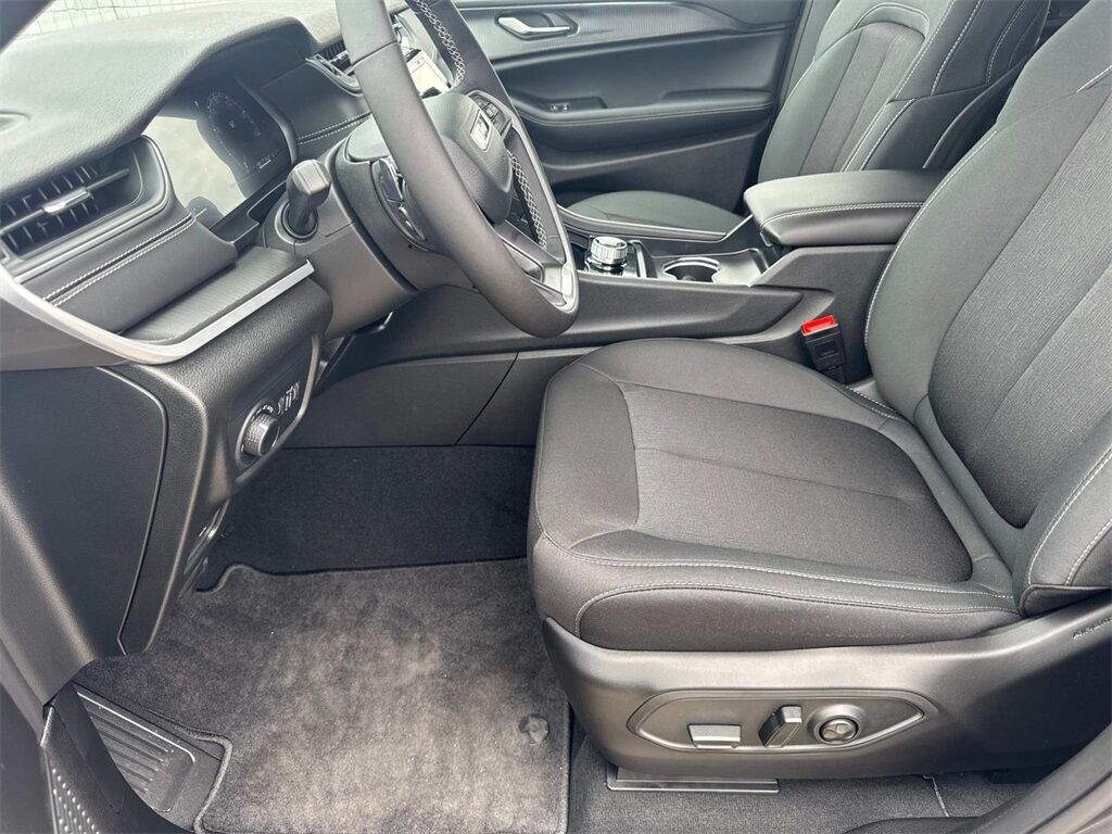 2025 Jeep Grand Cherokee L Laredo Quincy MA