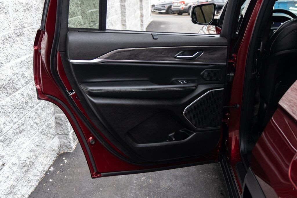 2025 Jeep Grand Cherokee L Limited Kenosha WI