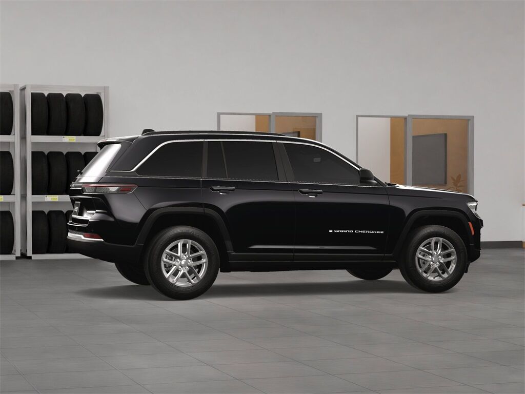 2025 Jeep Grand Cherokee Laredo Kenosha WI