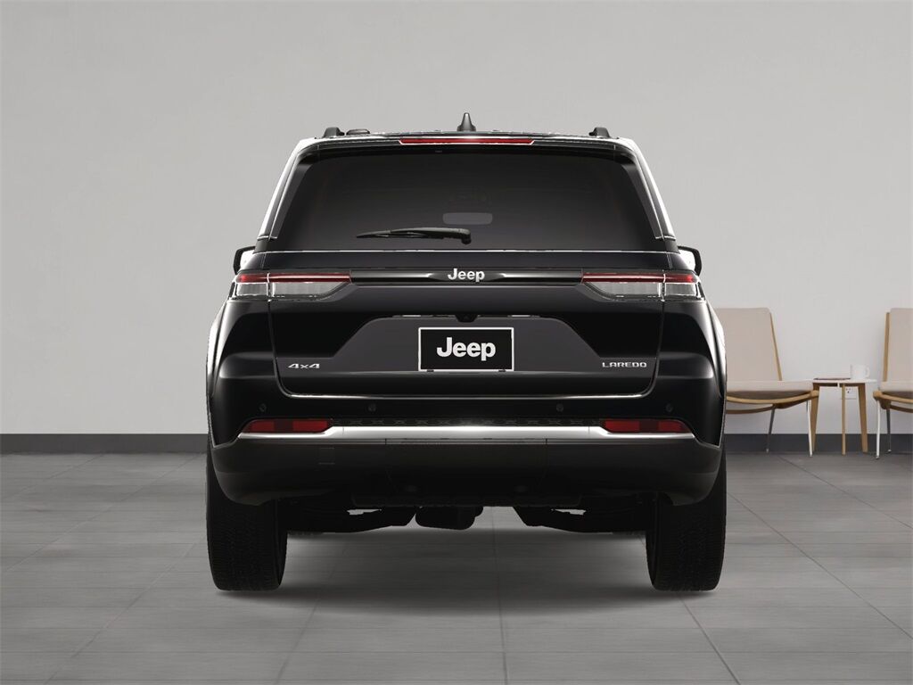 2025 Jeep Grand Cherokee Laredo Kenosha WI