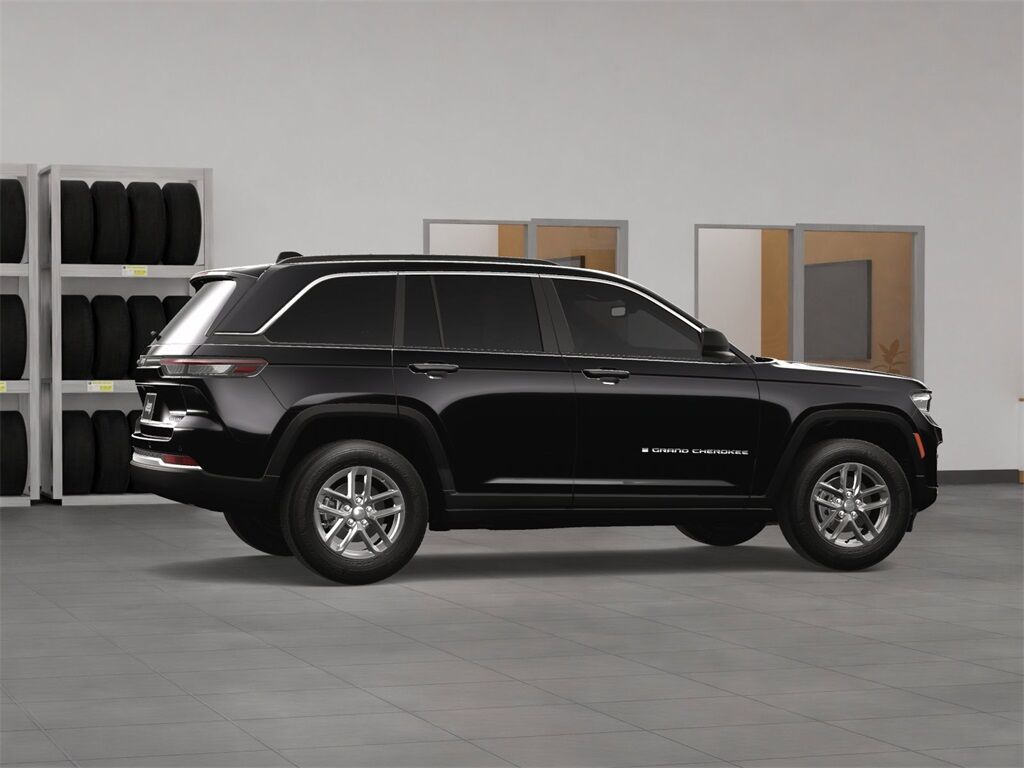 2025 Jeep Grand Cherokee Laredo Kenosha WI