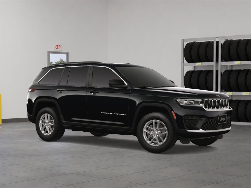 2025 Jeep Grand Cherokee Laredo Kenosha WI