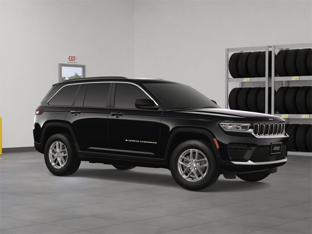 2025 Jeep Grand Cherokee Laredo Racine WI