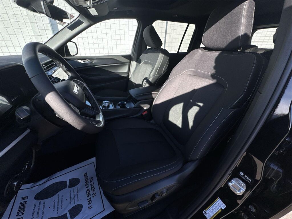 2025 Jeep Grand Cherokee Laredo Quincy MA