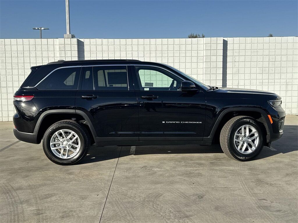 2025 Jeep Grand Cherokee Laredo Quincy MA