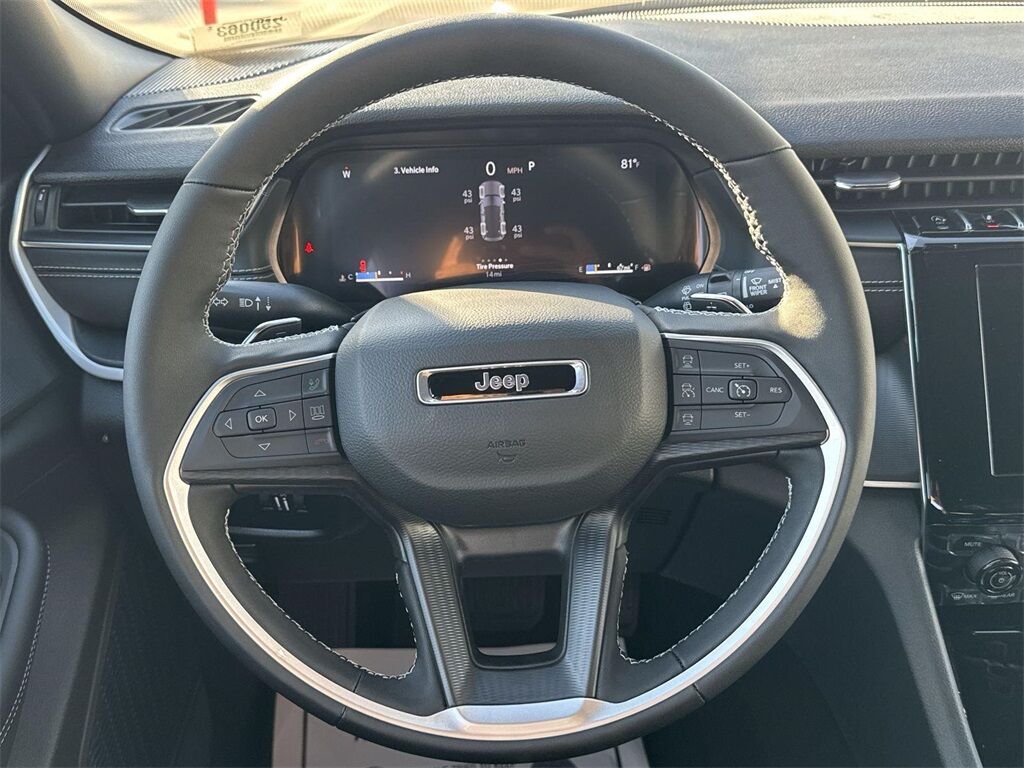 2025 Jeep Grand Cherokee Laredo Quincy MA