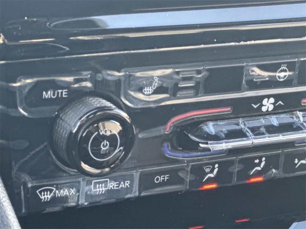 2025 Jeep Grand Cherokee Laredo Quincy MA