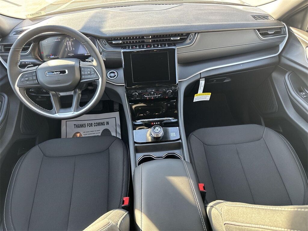 2025 Jeep Grand Cherokee Laredo Quincy MA