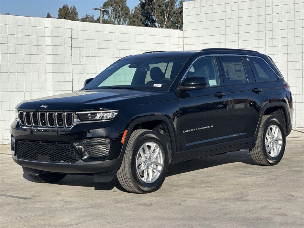 2025 Jeep Grand Cherokee Laredo Quincy MA