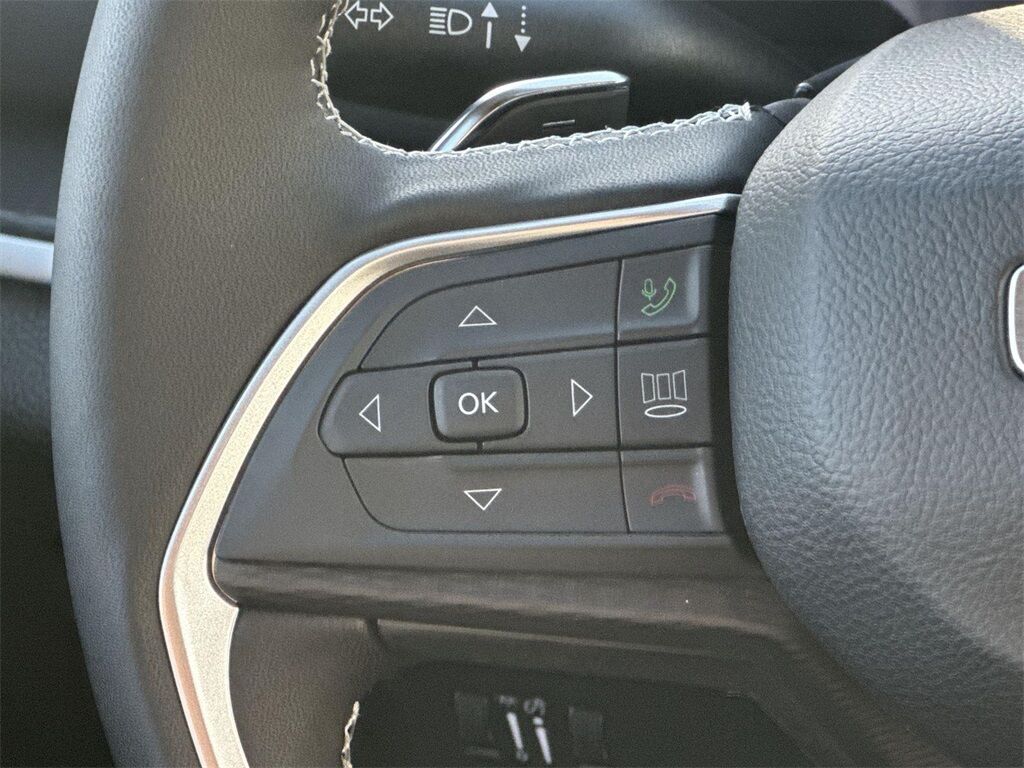 2025 Jeep Grand Cherokee Laredo Quincy MA