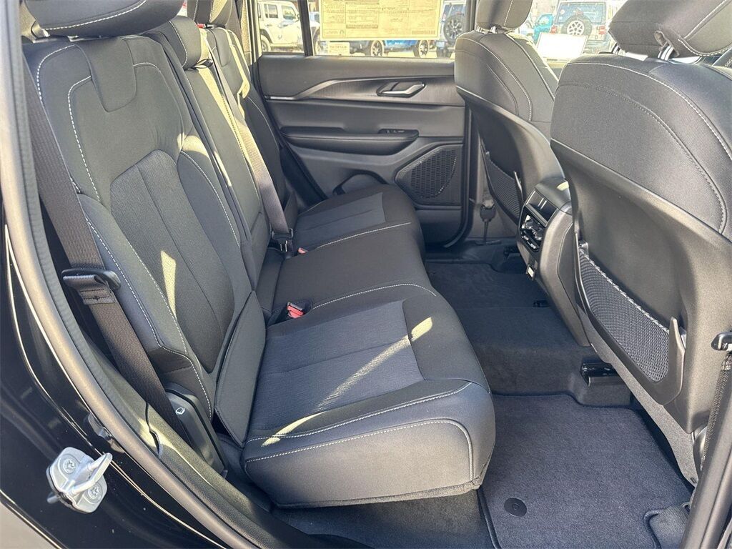 2025 Jeep Grand Cherokee Laredo Quincy MA