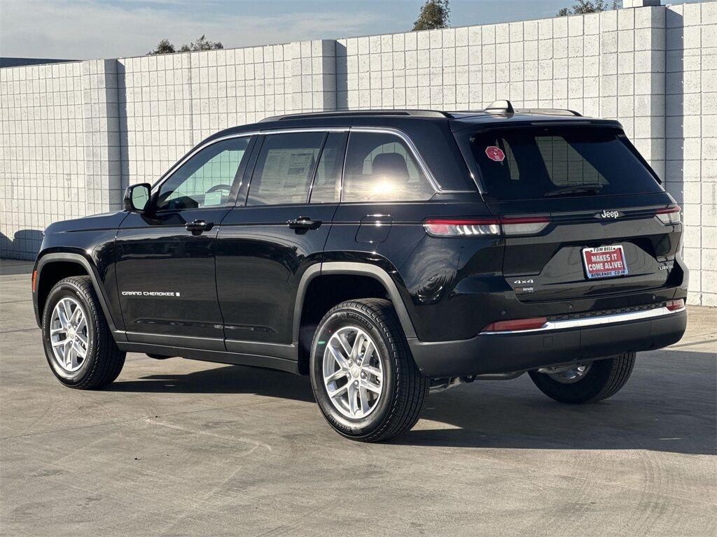 2025 Jeep Grand Cherokee Laredo Quincy MA