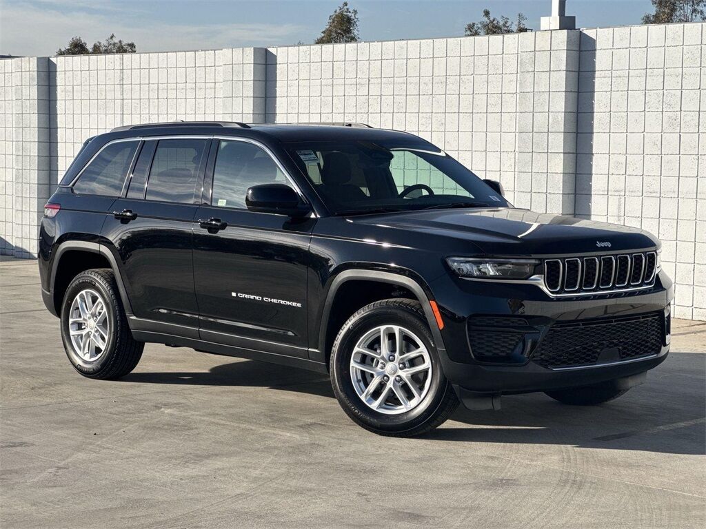 2025 Jeep Grand Cherokee Laredo Quincy MA