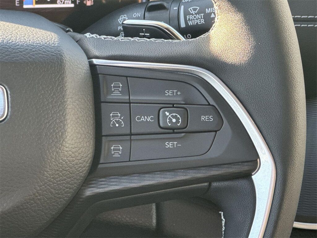 2025 Jeep Grand Cherokee Laredo Quincy MA