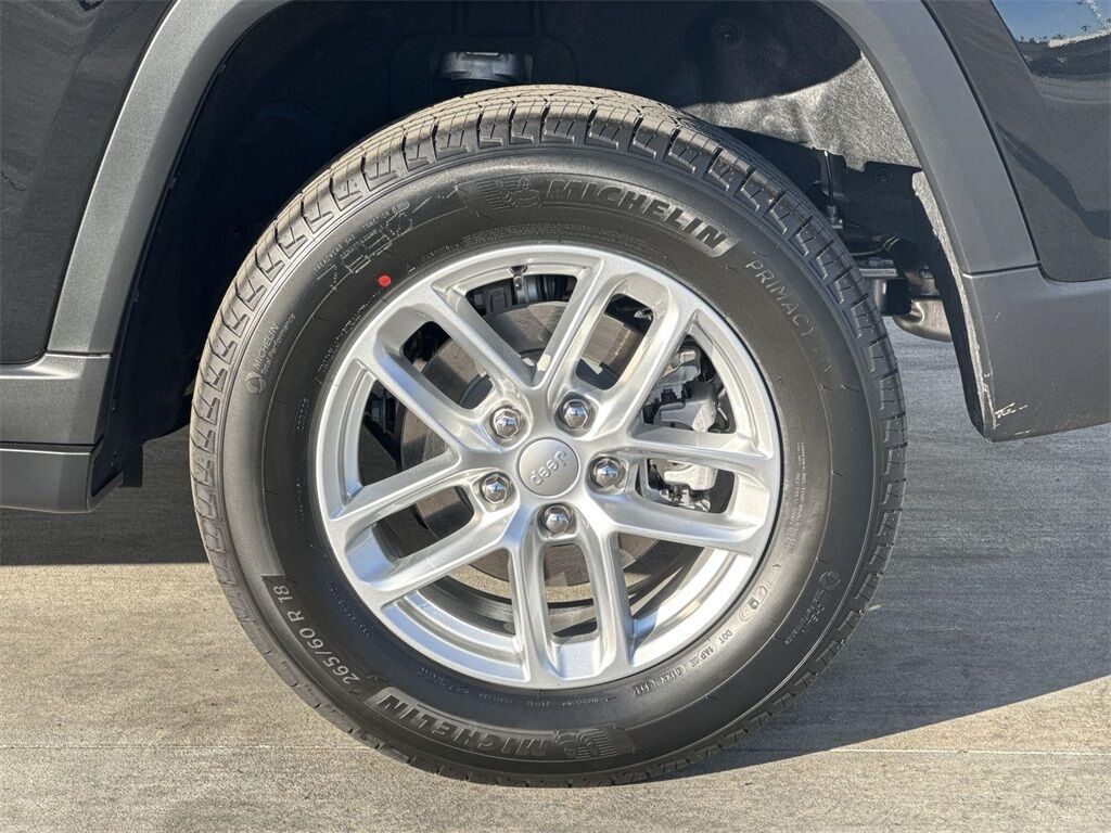 2025 Jeep Grand Cherokee Laredo Quincy MA