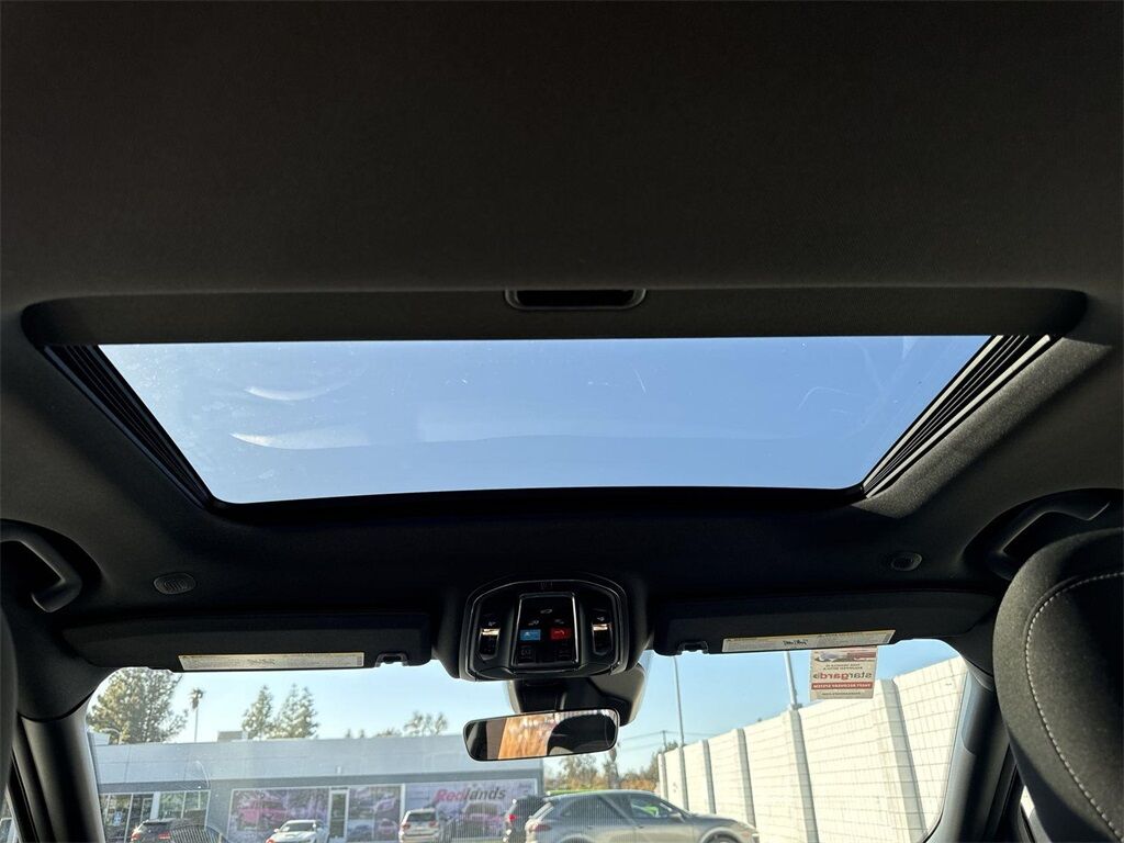 2025 Jeep Grand Cherokee Laredo Quincy MA