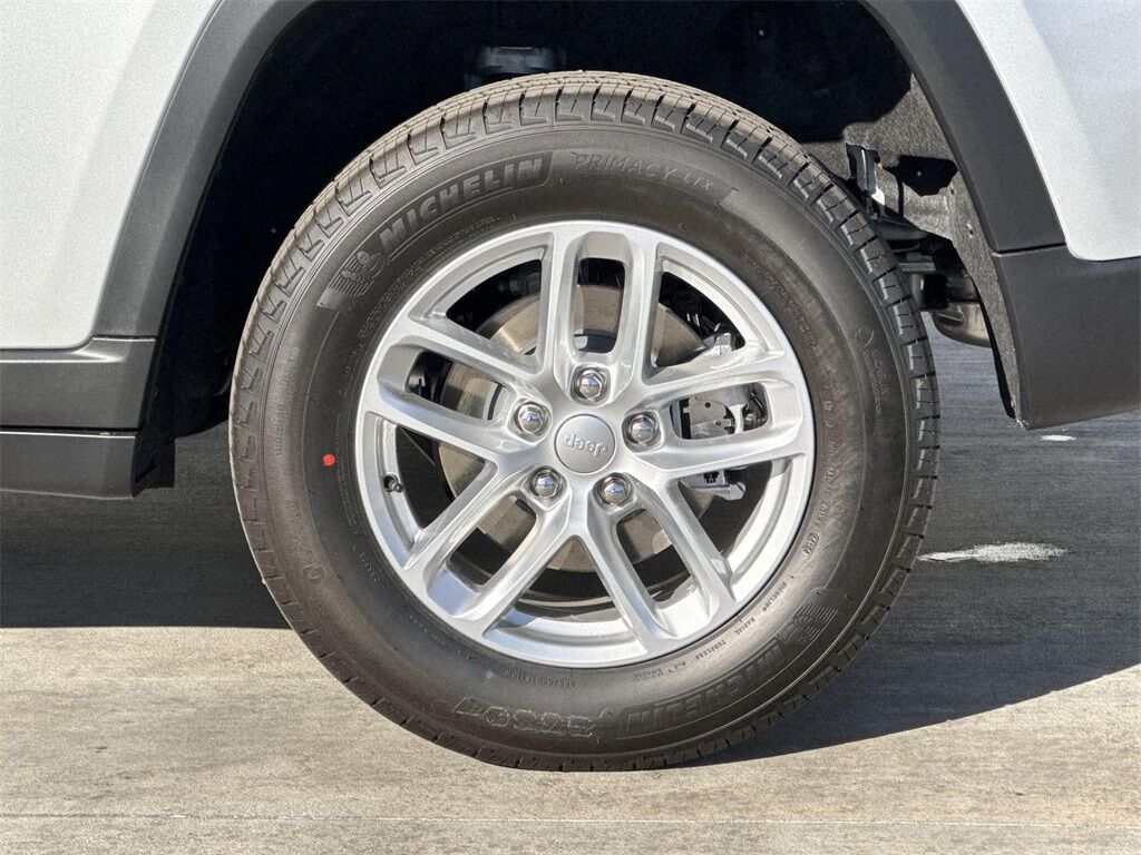 2025 Jeep Grand Cherokee Laredo Quincy MA