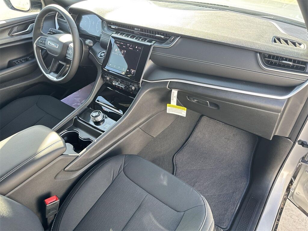 2025 Jeep Grand Cherokee Laredo Quincy MA