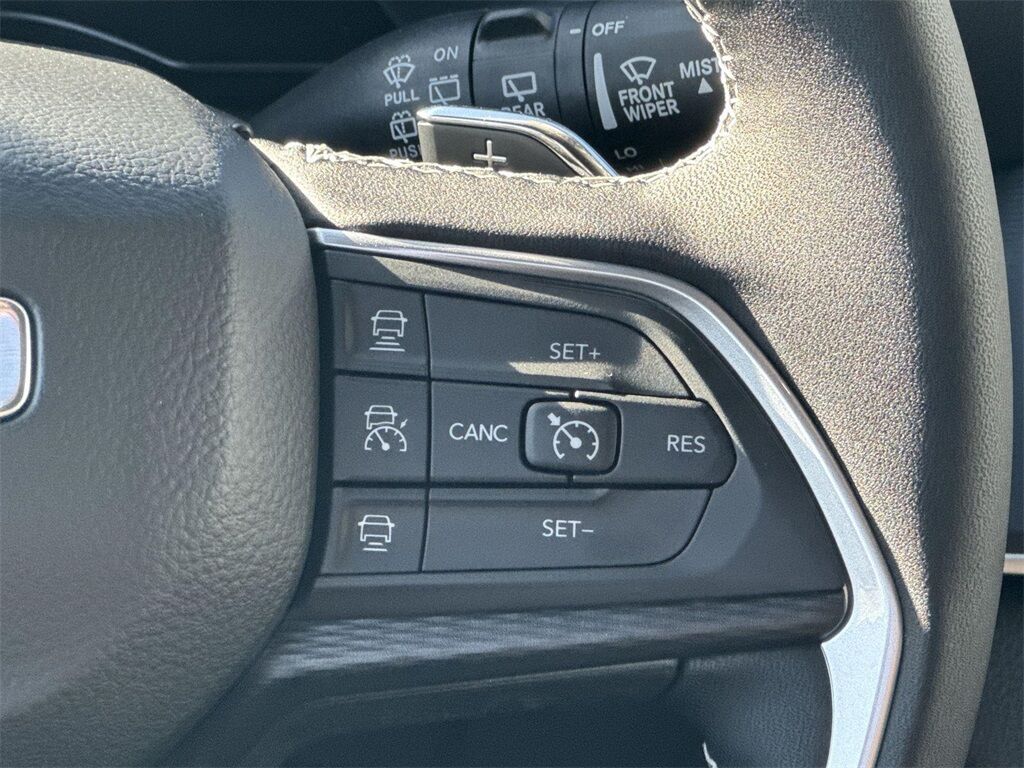 2025 Jeep Grand Cherokee Laredo Quincy MA