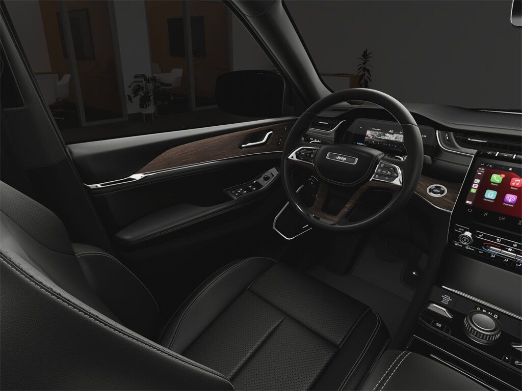 2025 Jeep Grand Cherokee Overland Kenosha WI