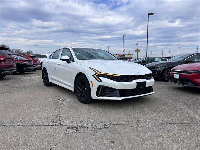 2025 Kia K5 LXS FWD