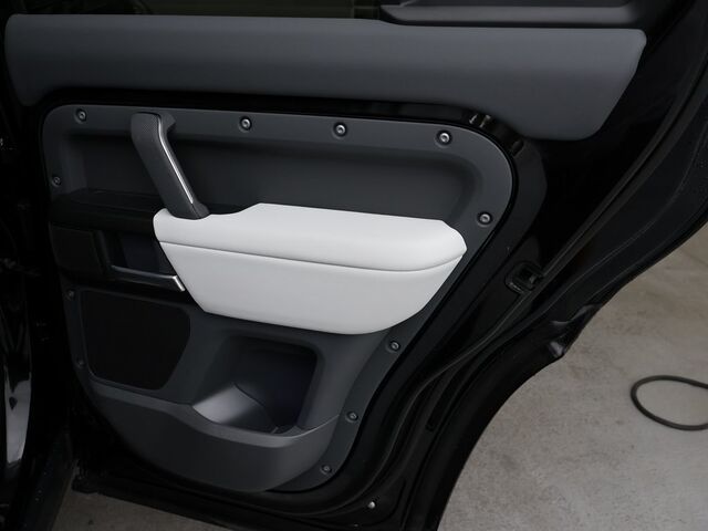 2025 Land Rover Defender 110 V8 Merriam KS