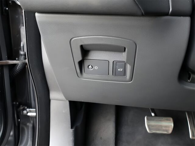 2025 Land Rover Range Rover Velar Dynamic SE Merriam KS