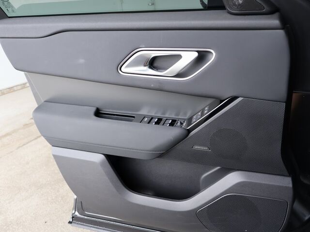 2025 Land Rover Range Rover Velar Dynamic SE Merriam KS