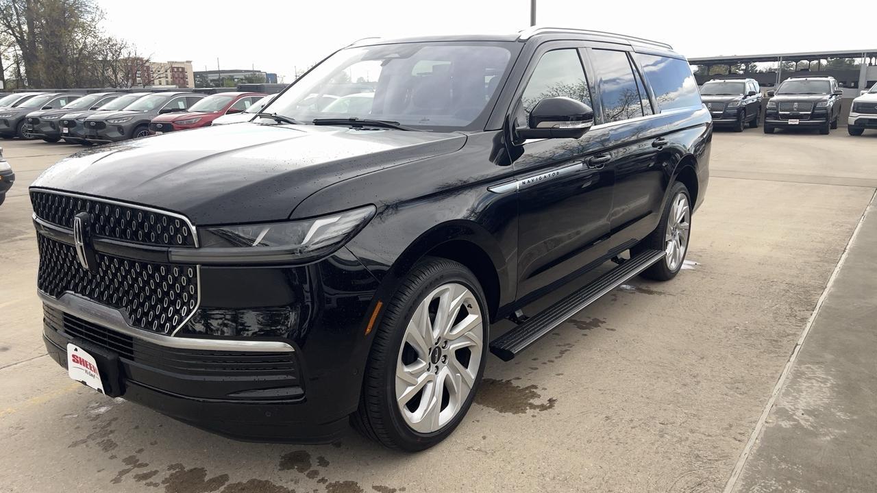 2025 Lincoln Navigator L Reserve