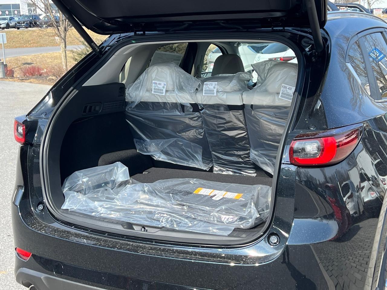 2025 MAZDA CX-5 2.5 S Preferred Package Hagerstown MD