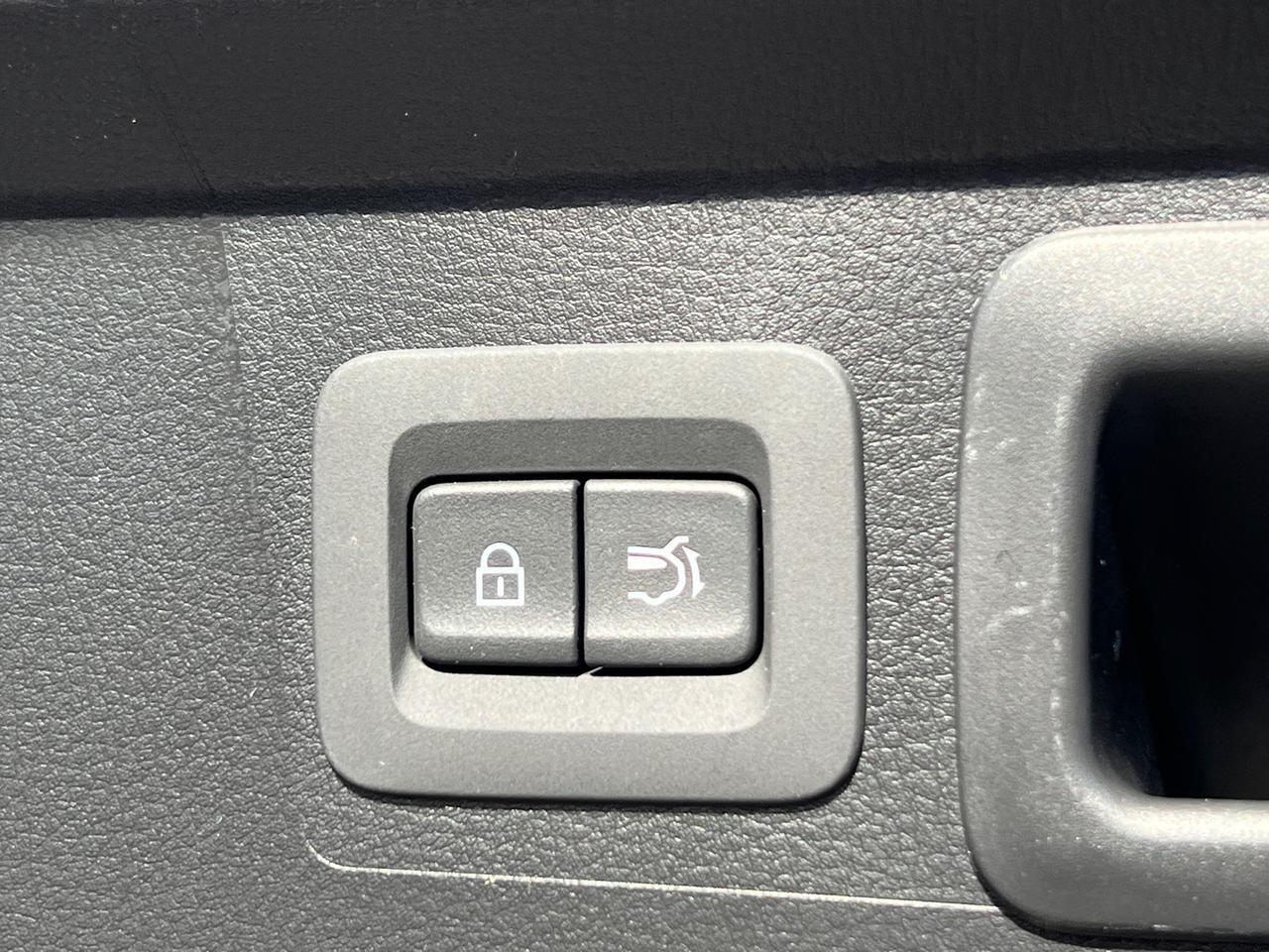 2025 MAZDA CX-50 2.5 S Premium Package Hagerstown MD