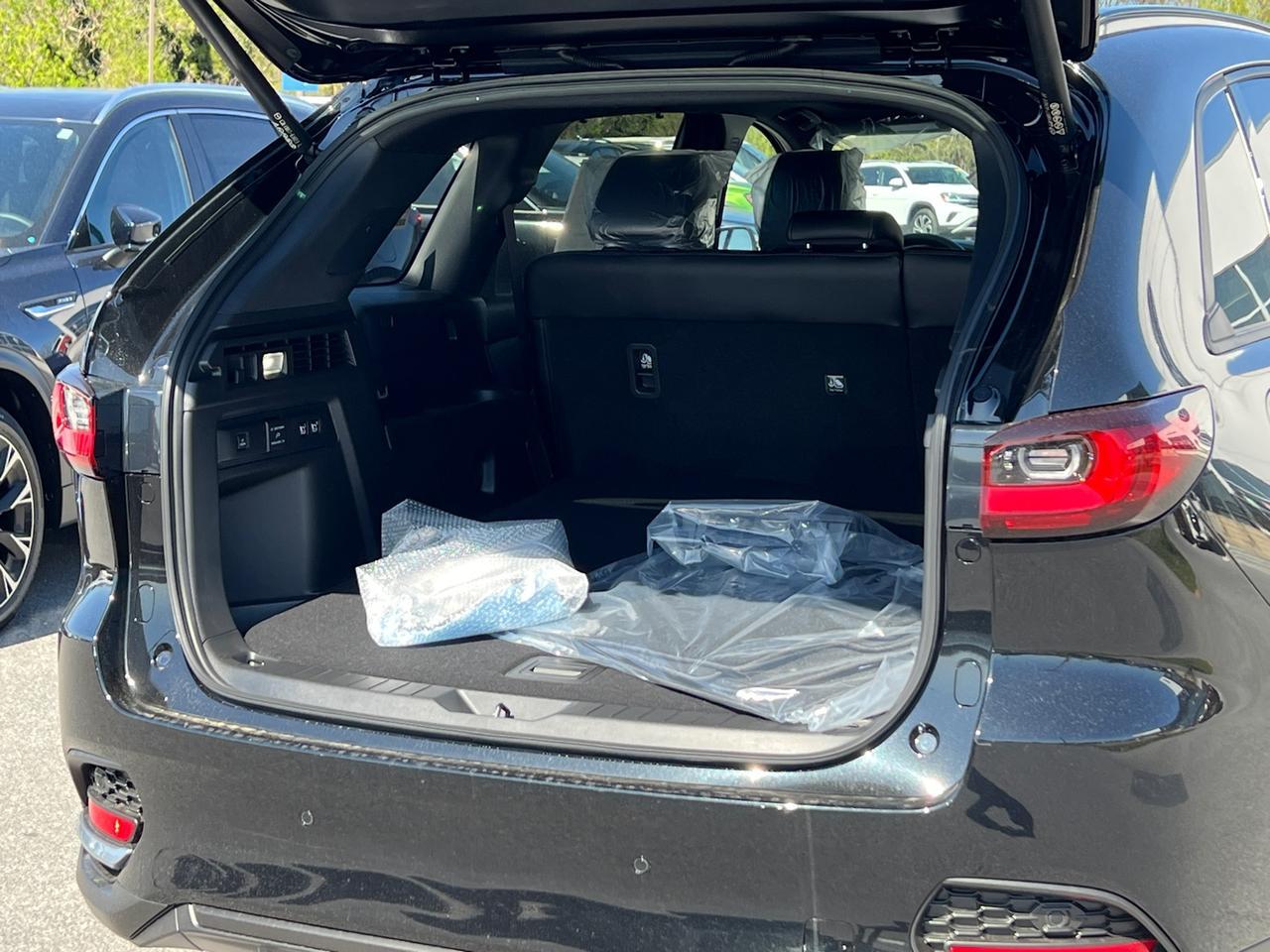 2025 MAZDA CX-70 PHEV Premium Plus Hagerstown MD