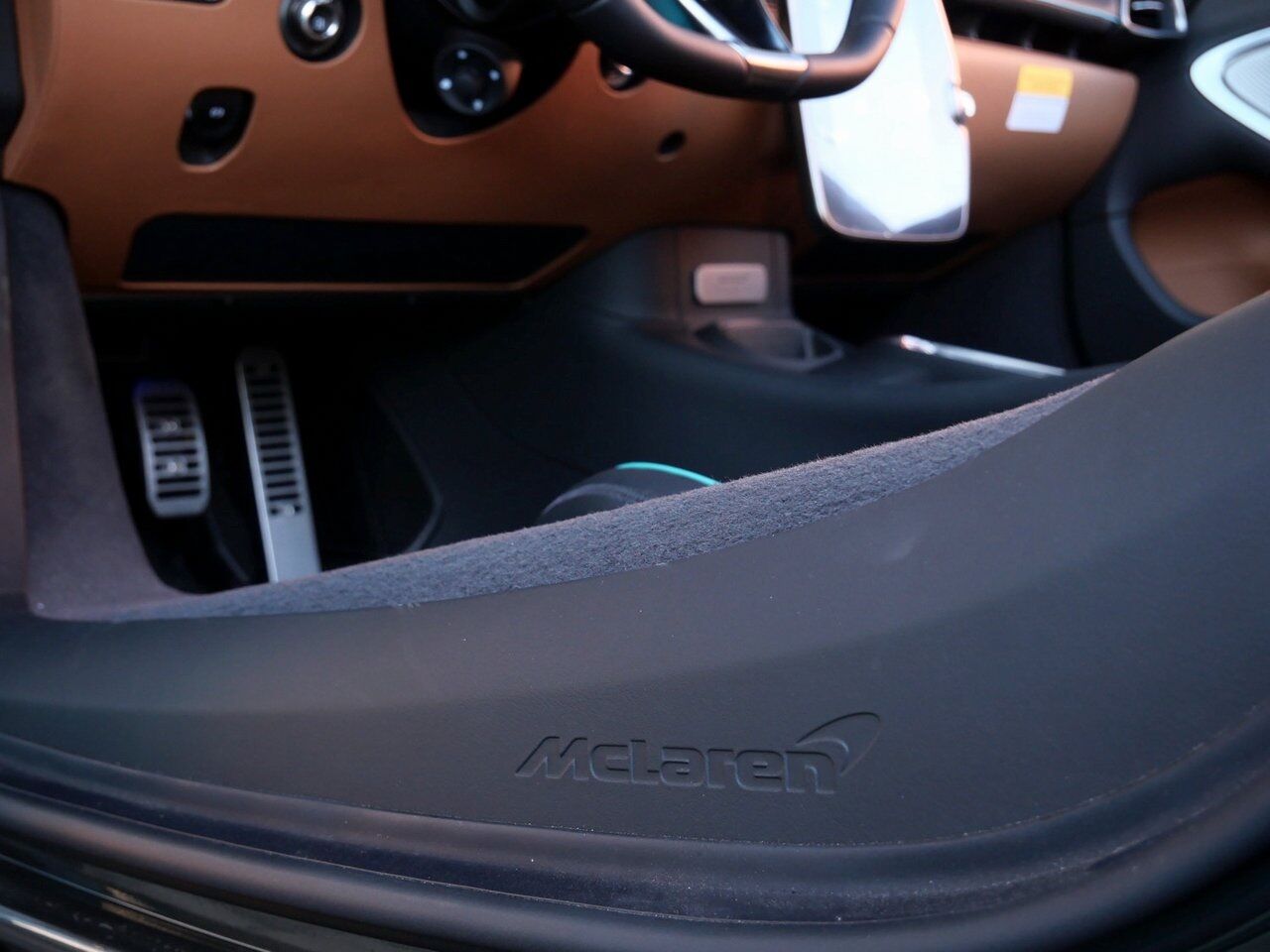 2025 McLaren Artura TechLux Lawrence KS