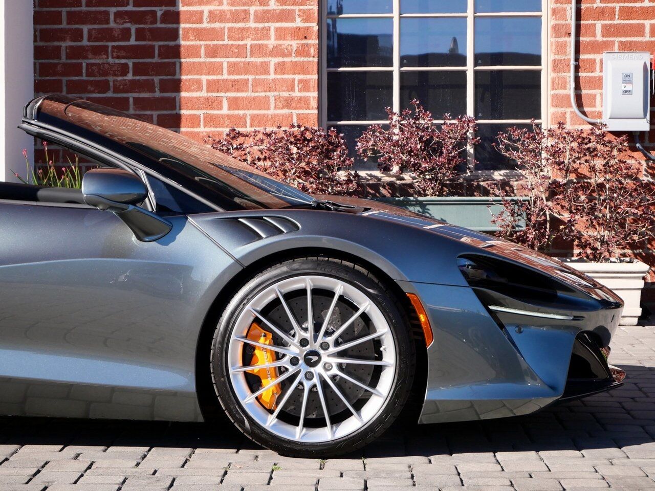 2025 McLaren Artura TechLux Lawrence KS