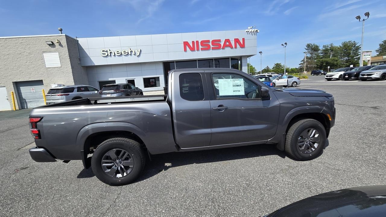2025 Nissan Frontier SV