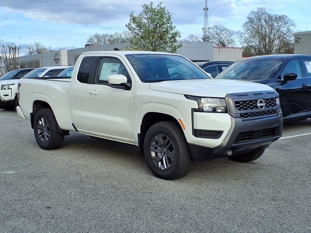 2025 Nissan Frontier SV