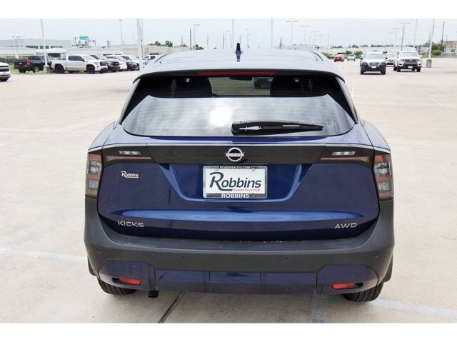 2025 Nissan Kicks S