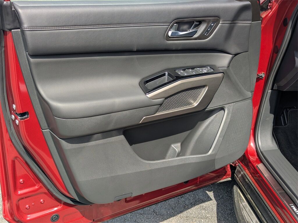 2025 Nissan Pathfinder Platinum Kennesaw GA