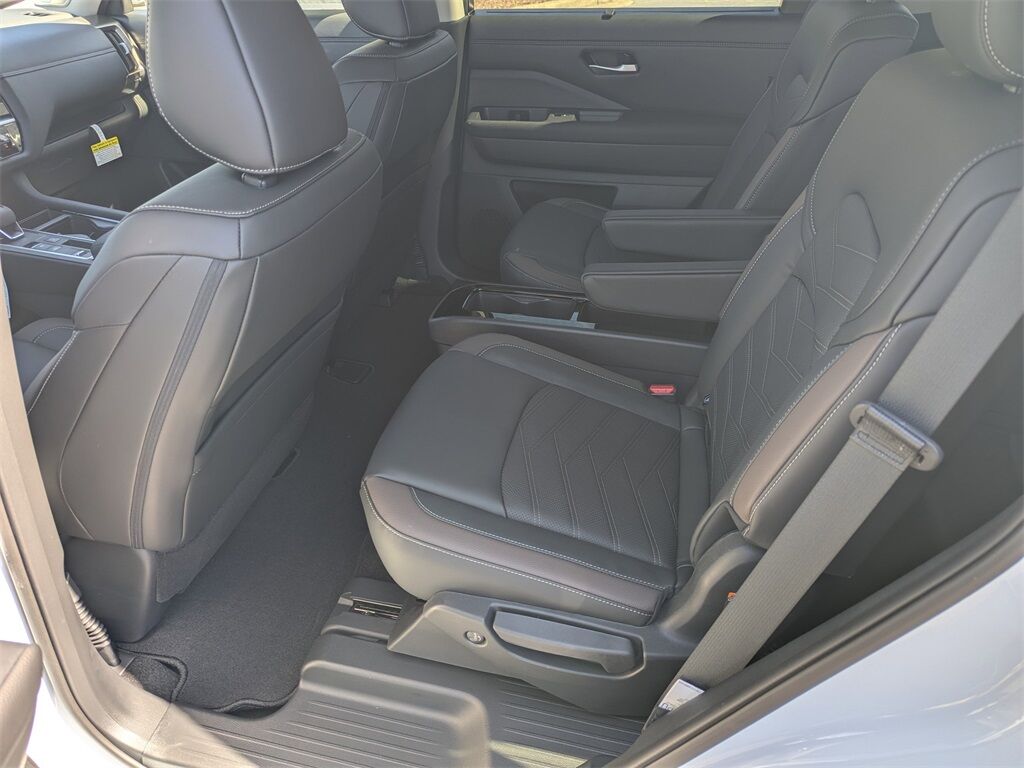 2025 Nissan Pathfinder Platinum Kennesaw GA